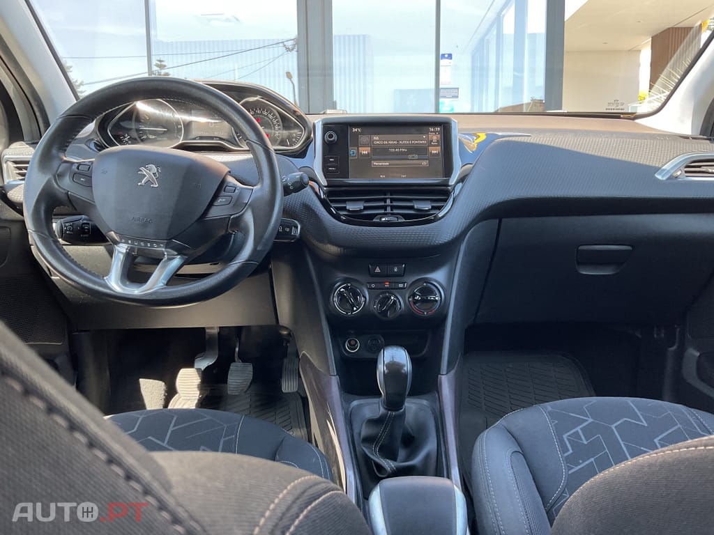 Peugeot 2008 1.2 PureTech Style