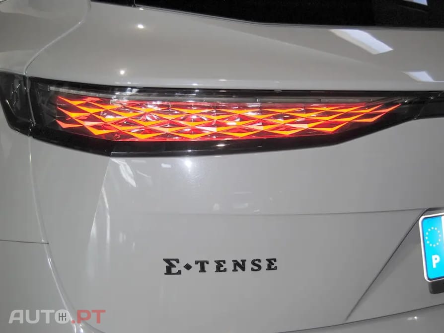 DS DS7 E-Tense Performance Line
