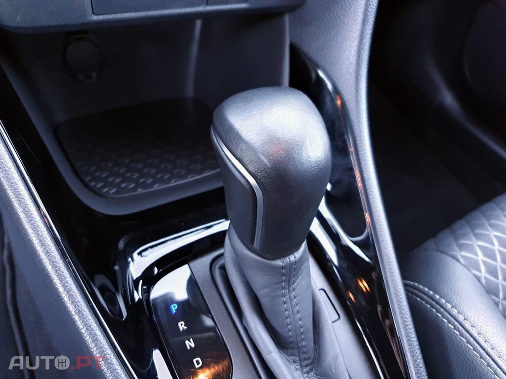 Toyota Yaris 1.5 VVT-i Hybrid Dynamic Force Luxury