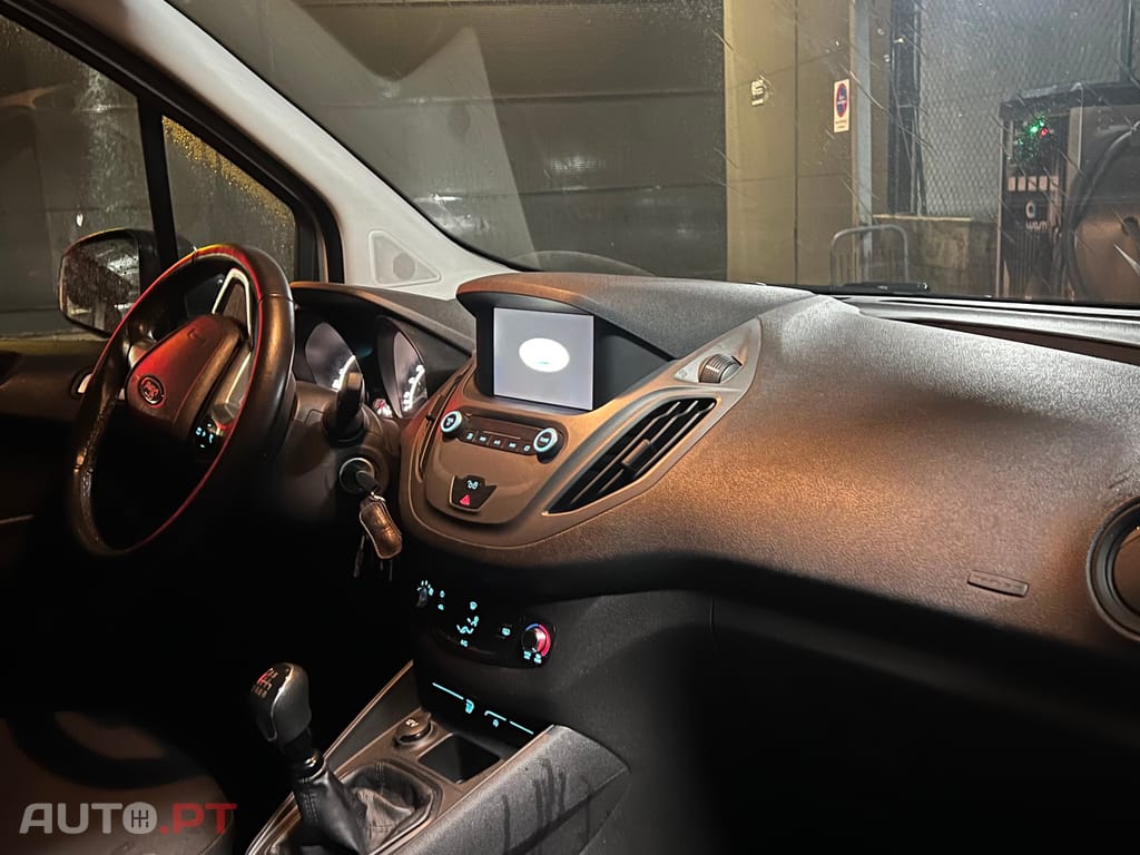 Ford Courier Comercial