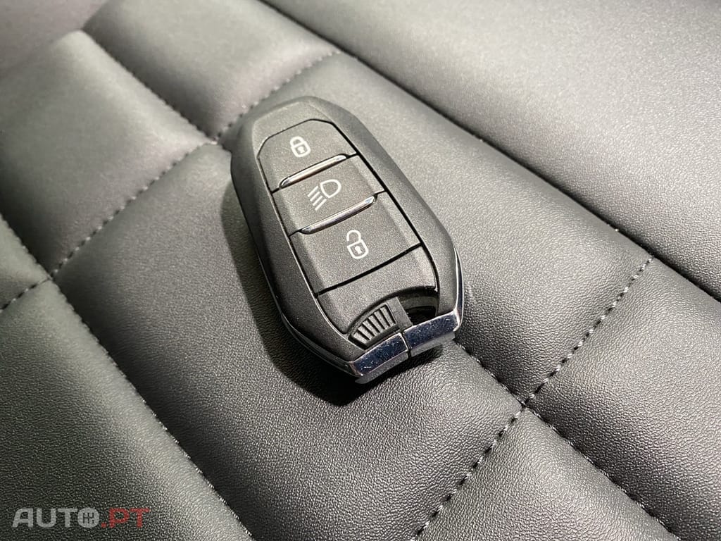 Citroen C4 1.2 PureTech Max EAT8