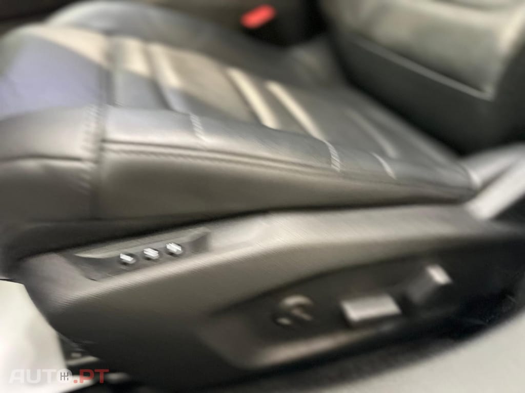 Citroen C5 X 1.6 Hybrid Shine Pack e-EAT8