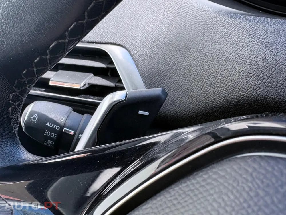 Peugeot 3008 1.2 PureTech Allure EAT8