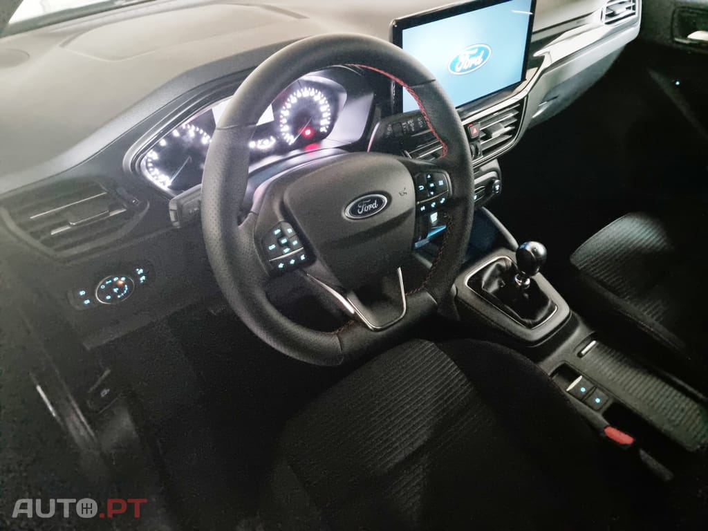 Ford Focus 1.0 EcoBoost MHEV ST-Line