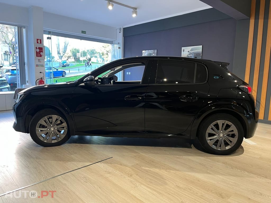 Peugeot E-208 50 kWh Allure Pack