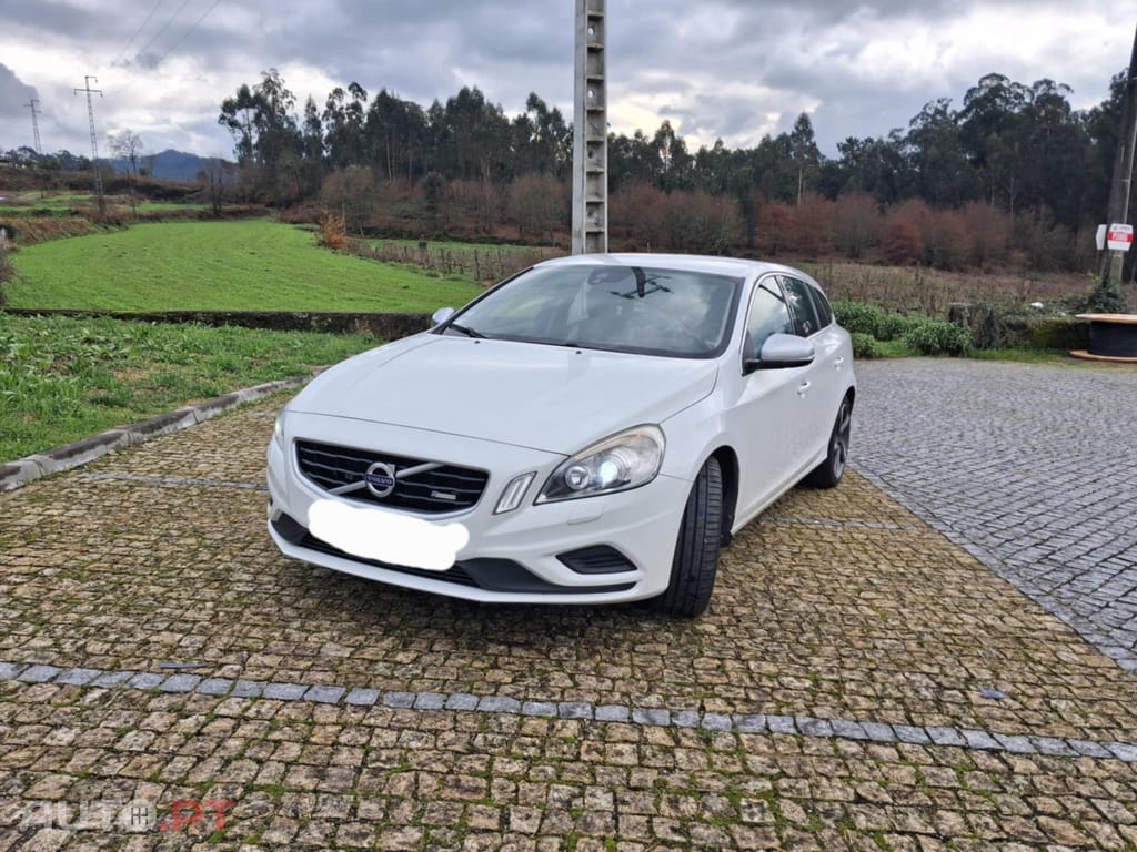 Volvo V60 R-Design