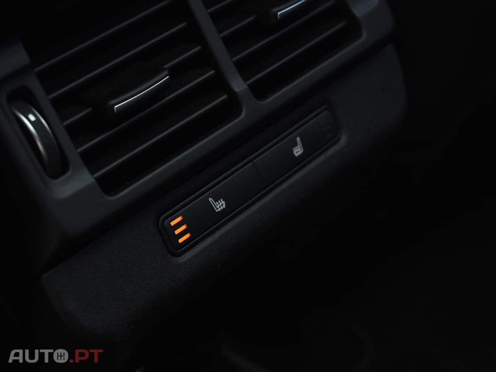 Land Rover Evoque 1.5 P300e AWD R-Dynamic SE Auto