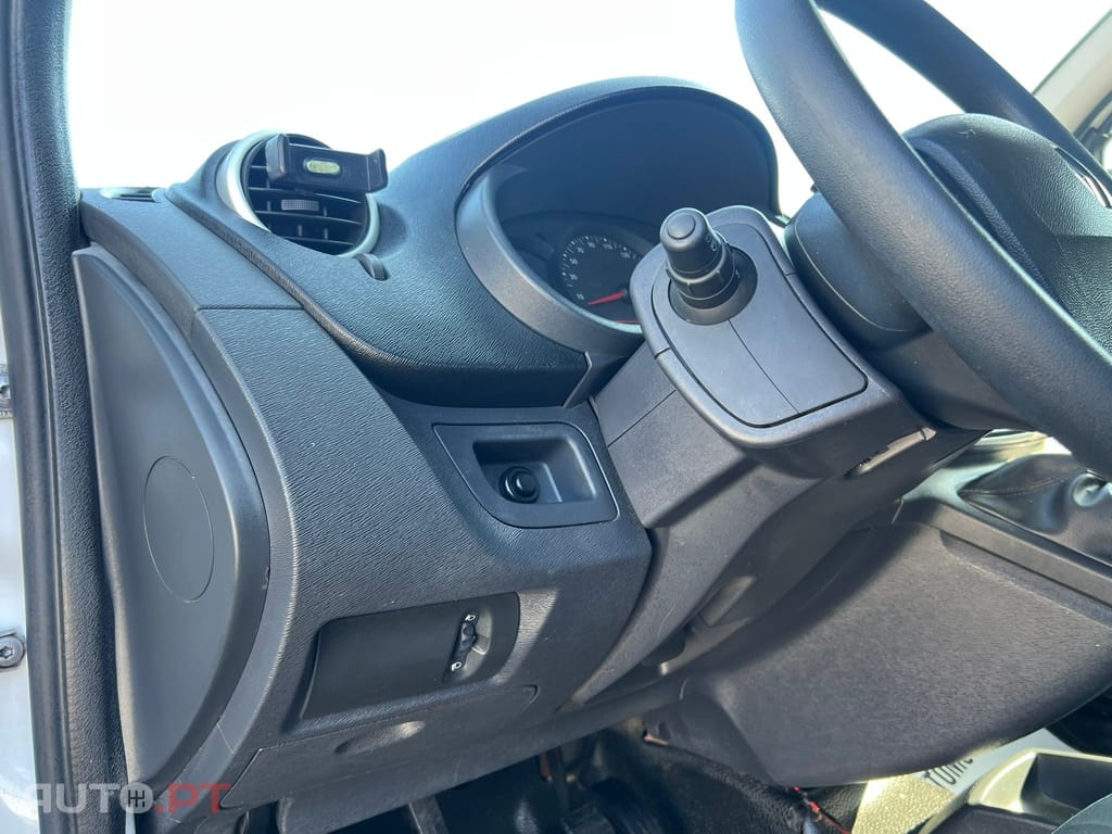 Renault Kangoo Isotérmica com Sistema de frio.