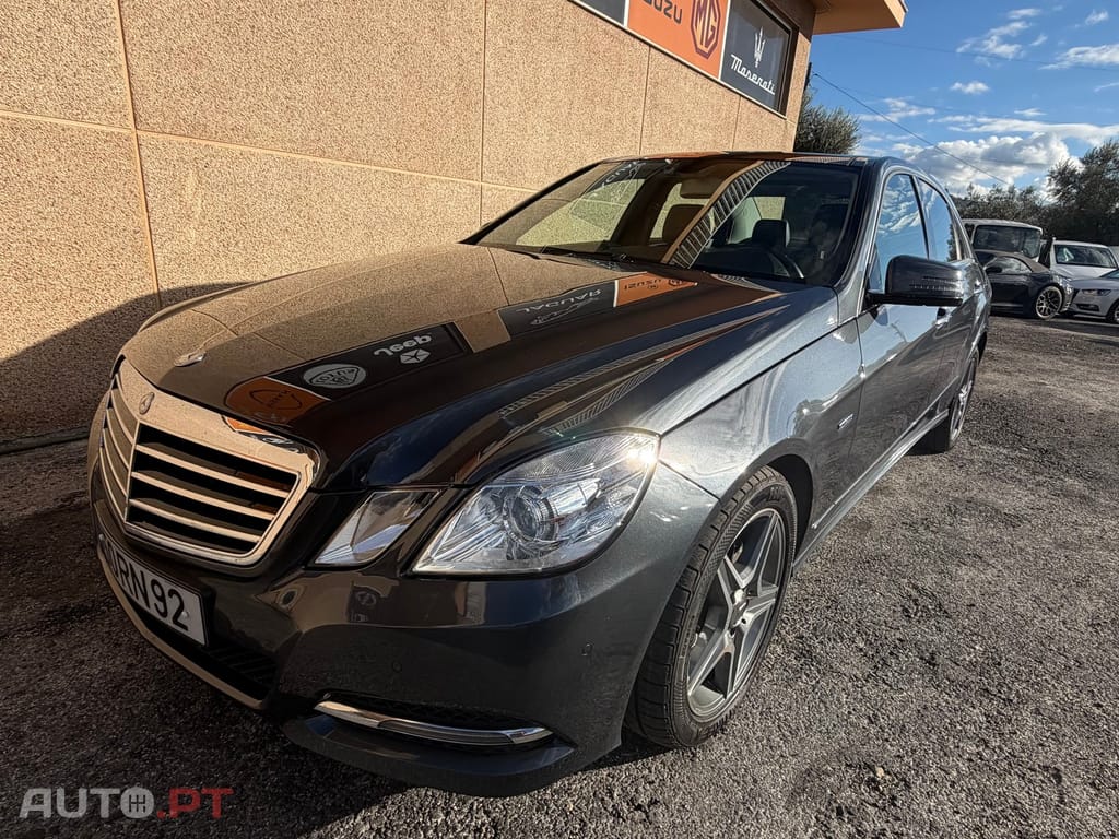 Mercedes-Benz E 200 CDi Elegance BlueEf. Auto.