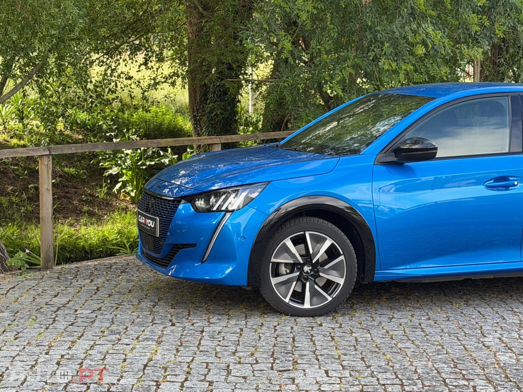 Peugeot E-208 50 kWh GT