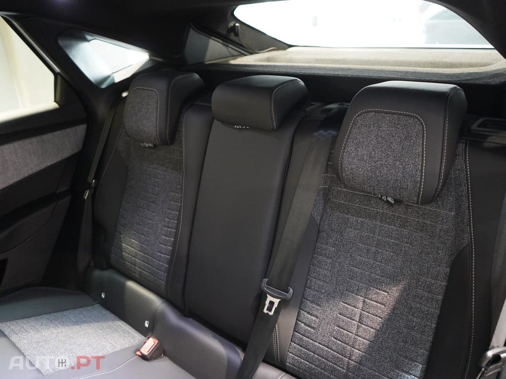 Peugeot 3008 1.2 Hybrid Allure e-DCS6