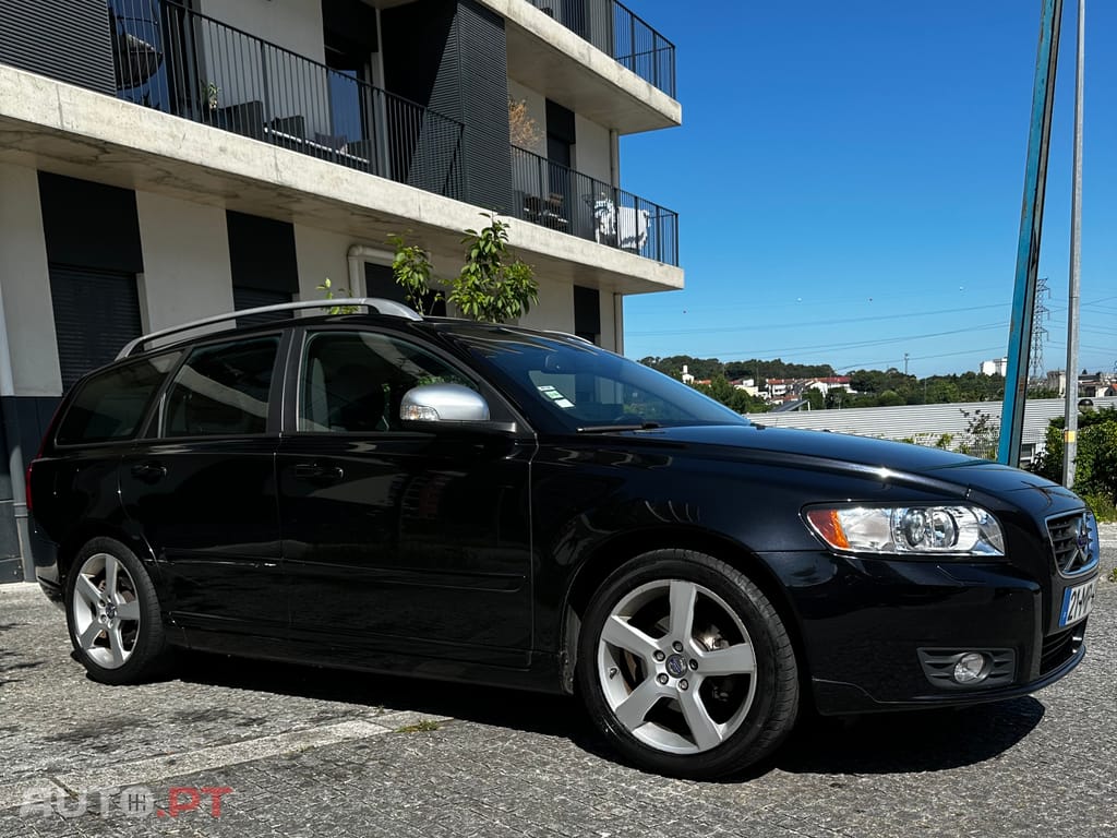 Volvo V50 R Design