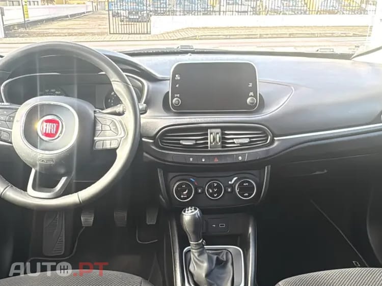 Fiat Tipo 1.3 M-Jet Easy J17