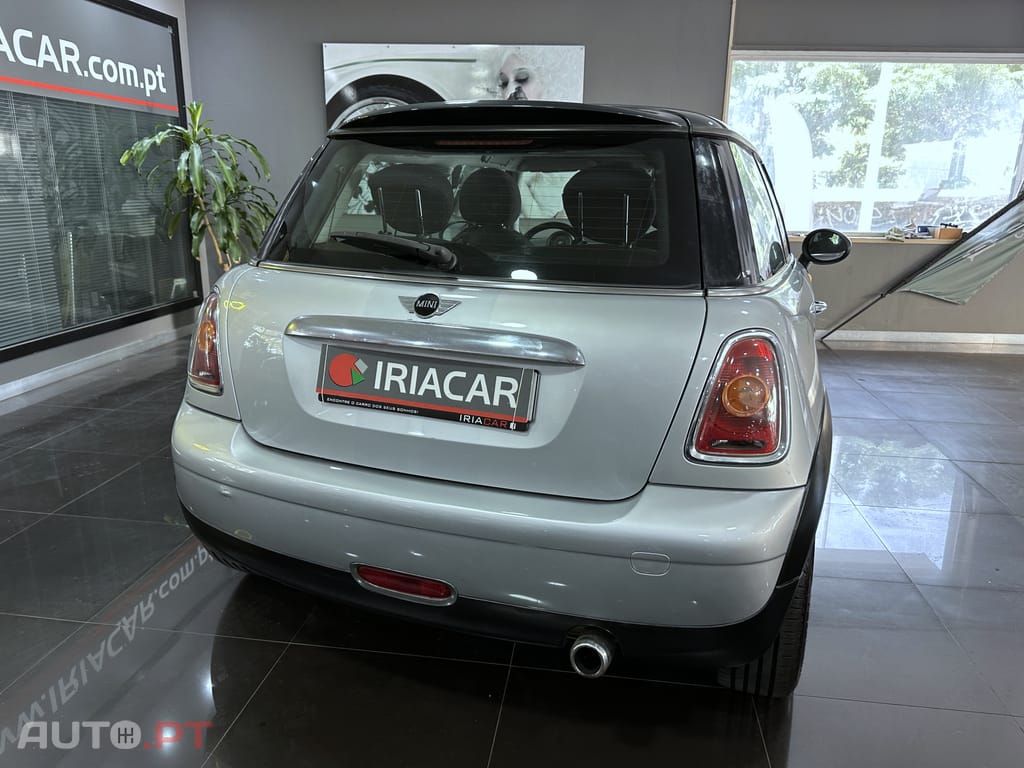 MINI Cooper Cooper R56