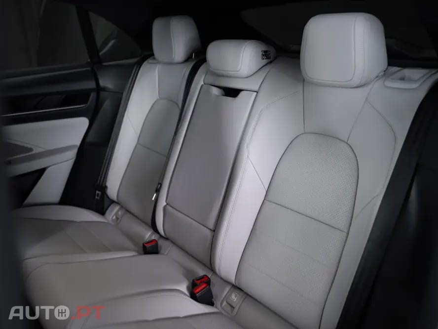 Porsche Macan Electric