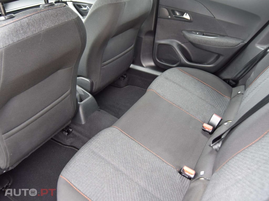 Peugeot 2008 1.2 PureTech Style