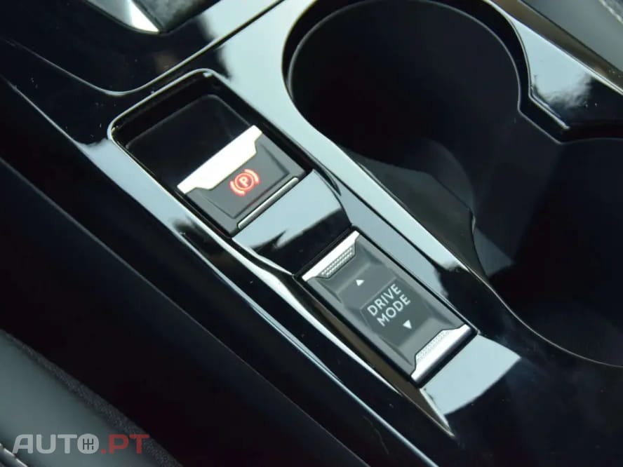 Peugeot 2008 1.2 Hybrid Allure e-DCS6