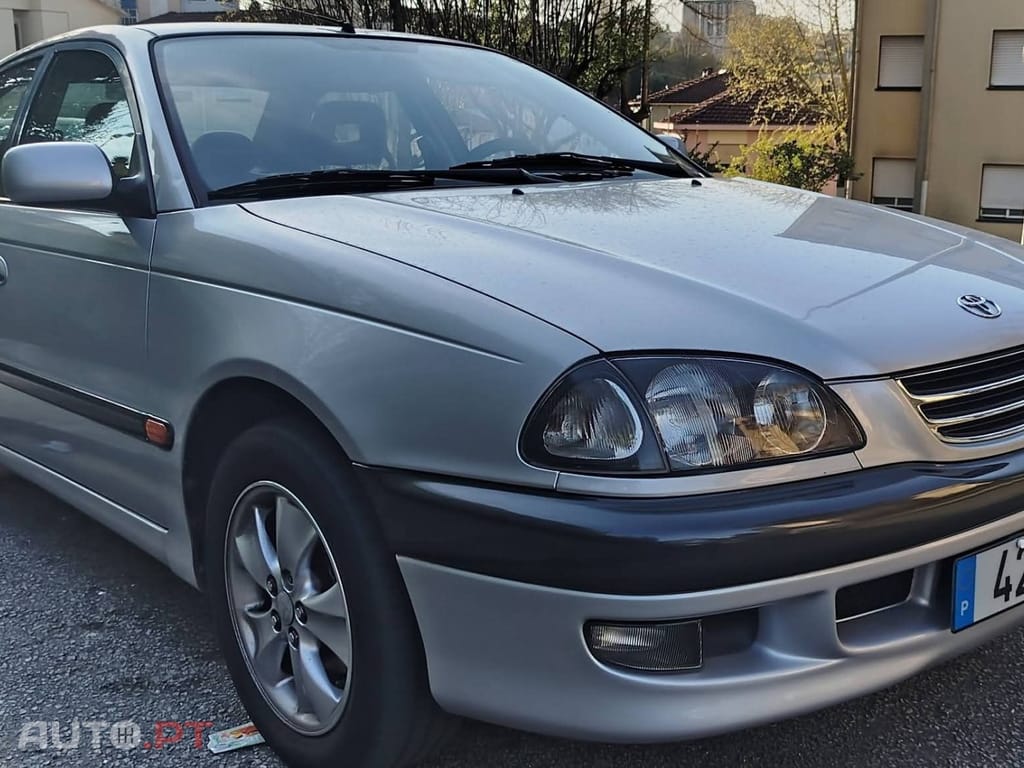 Toyota Avensis S/D 1.6 Executive