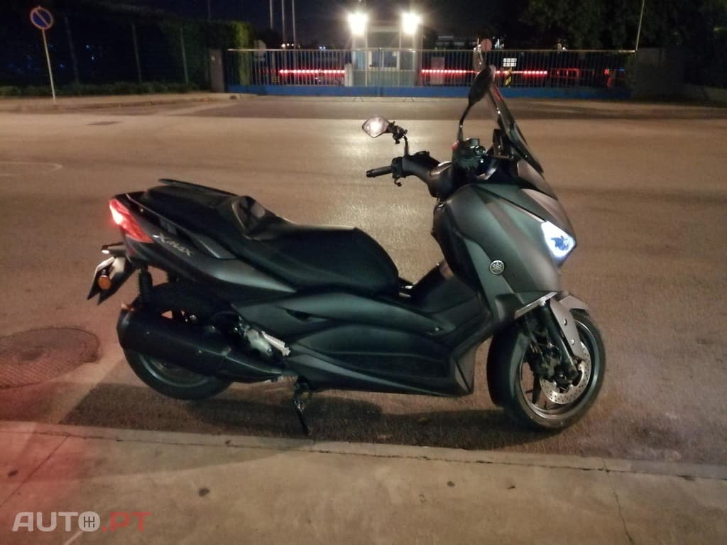 Yamaha X-Max 300