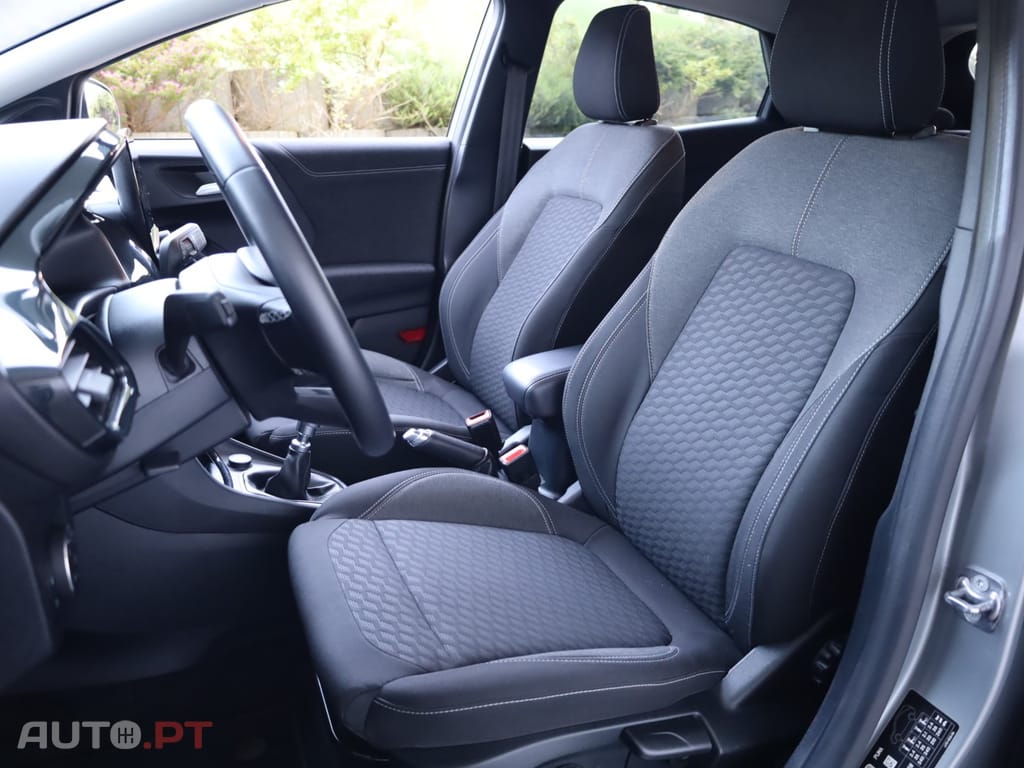 Ford Puma 1.0 EcoBoost MHEV Titanium Design