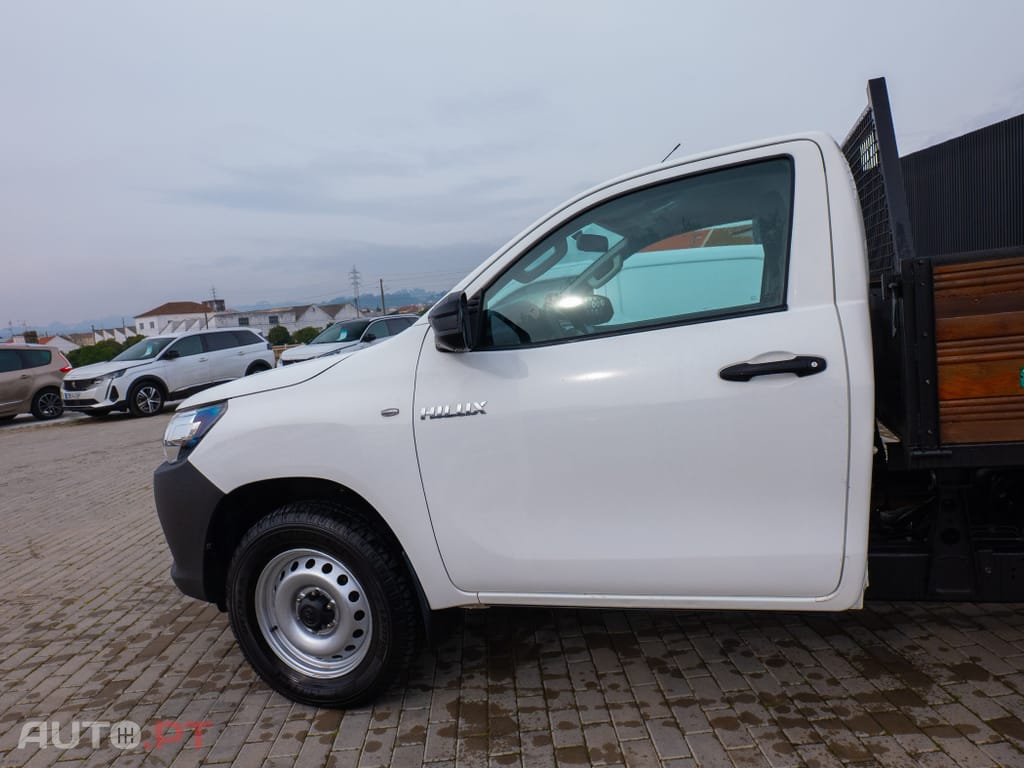 Toyota Hilux 2.4 D-4D 4WD CS CM