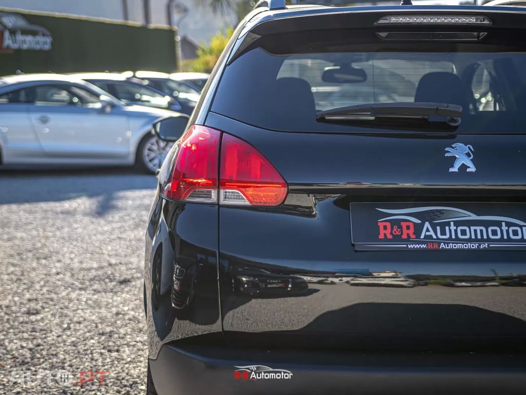 Peugeot 2008 1.2 VTi Active