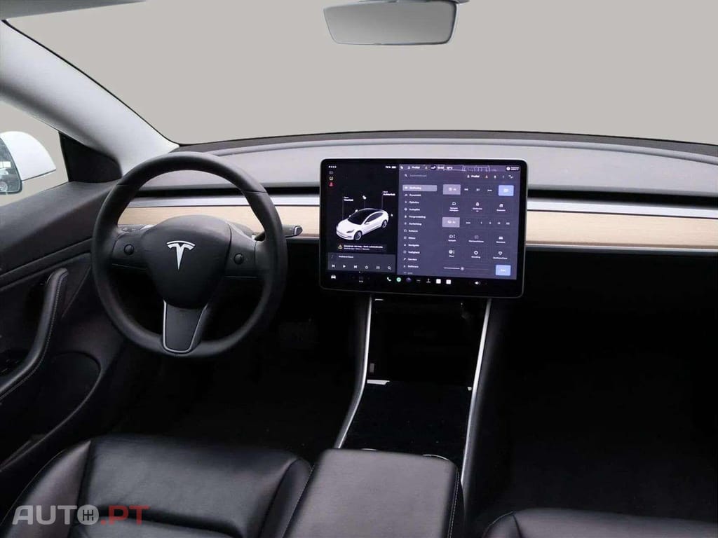 Tesla Model 3 Standard RWD Plus AUTOPILOT