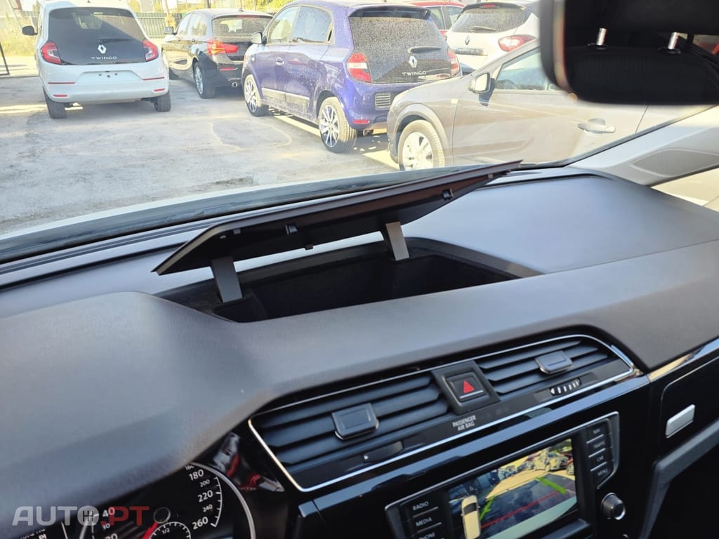 Volkswagen Touran 1.6 TDI R-Line DSG