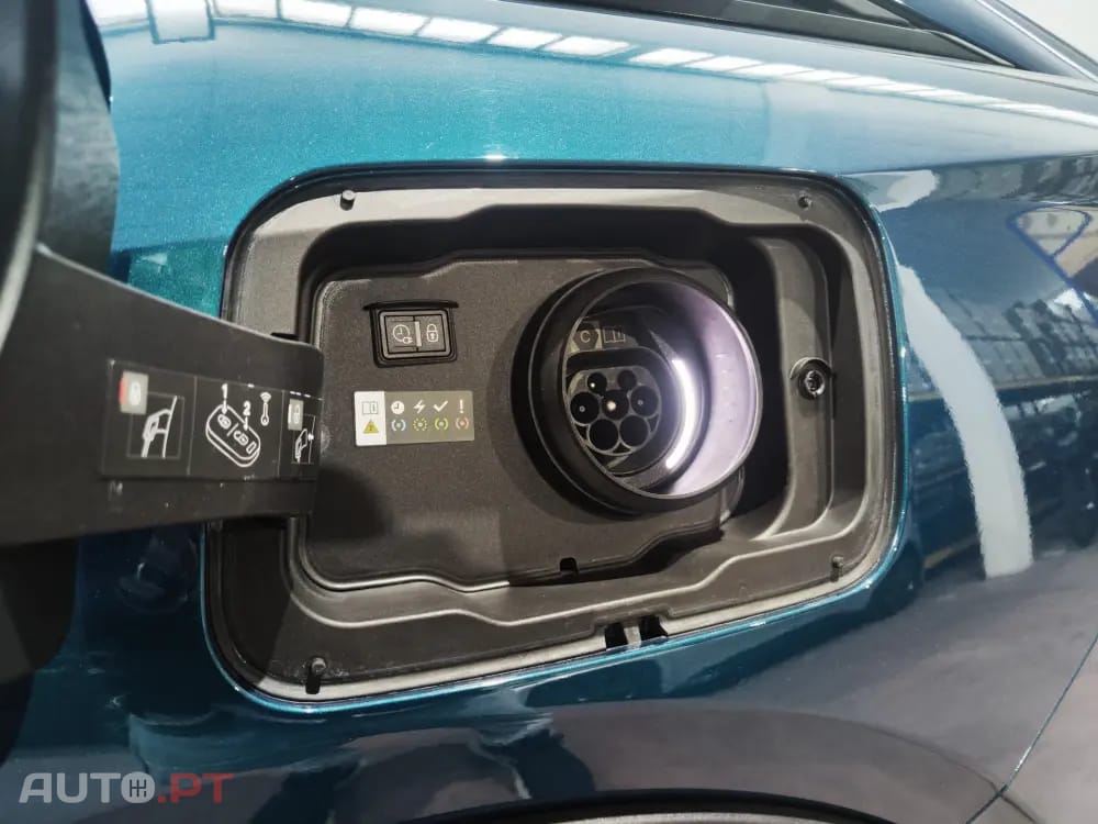 Peugeot 408 1.6 Hybrid GT e-EAT8