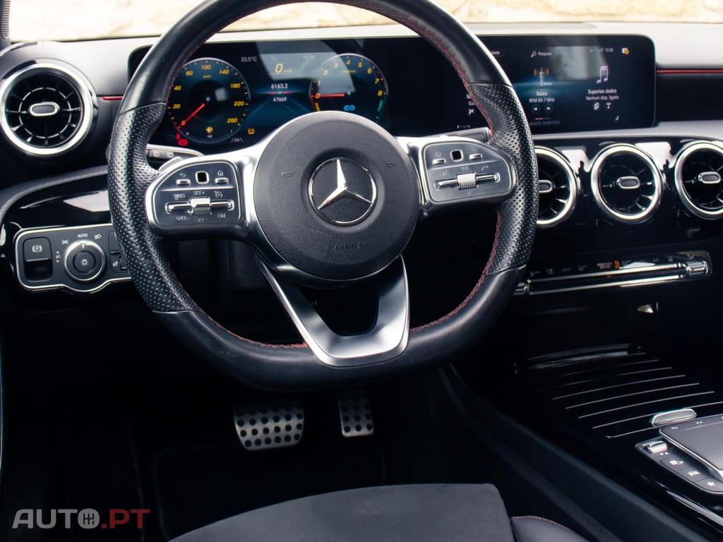 Mercedes-Benz A 250 e 8G-DCT AMG Line