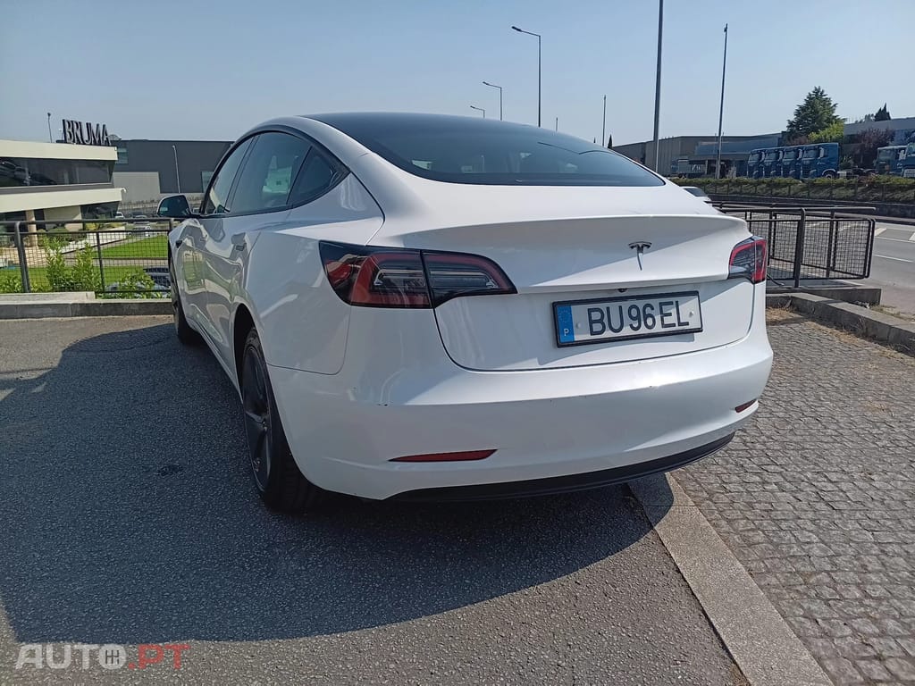 Tesla Model 3 Standard Range Plus RWD