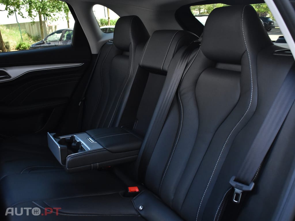 MG Marvel R 70 kWh AWD Performance