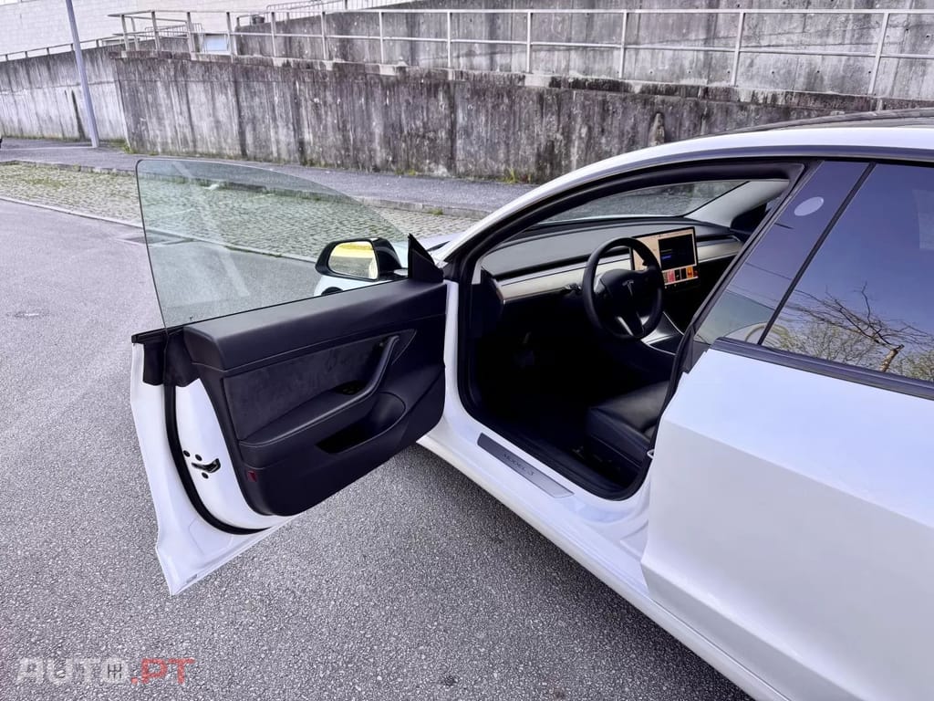 Tesla Model 3 Standard Range Plus RWD