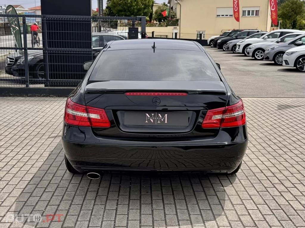 Mercedes-Benz E 220 CDI BlueEfficiency Auto