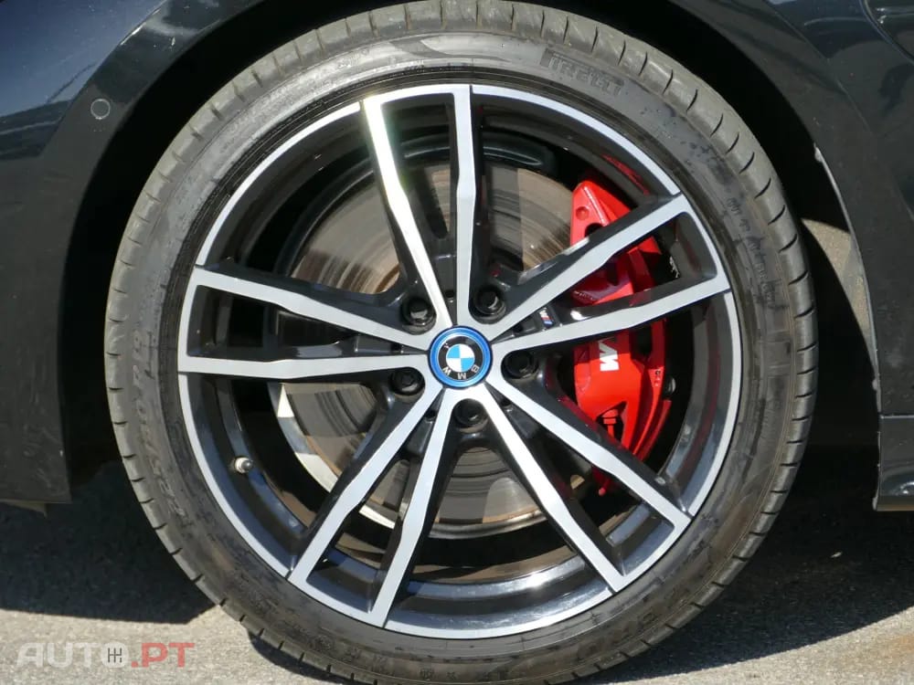 BMW 330 e Pack Desportivo M Auto