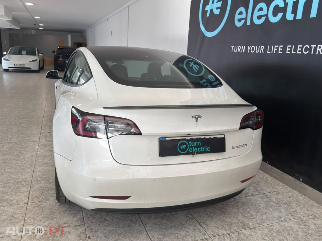 Tesla Model 3 Performance Dual Motor AWD — fotografia 5