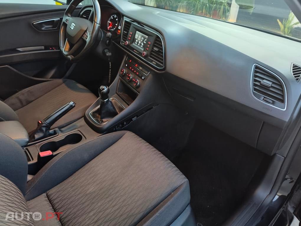 Seat Leon 1.6 TDI Ecomotive 110cv / 138€ mês