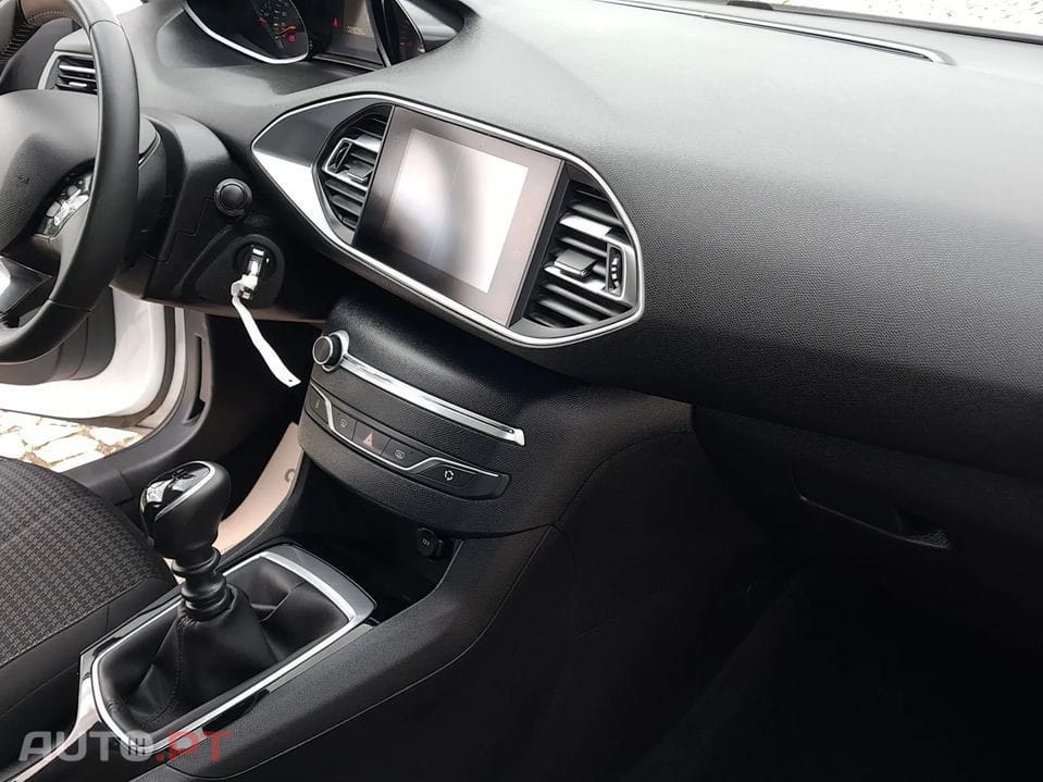 Peugeot 308 1.5 BlueHDi Business Line