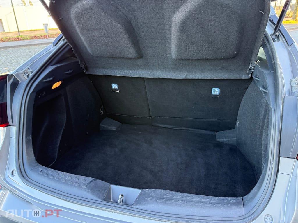 Toyota C-HR 1.8 Hybrid Square Collection