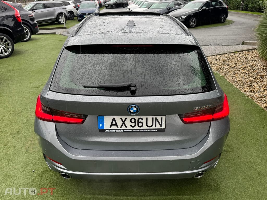 BMW 330 e Touring Corporate Edition Auto