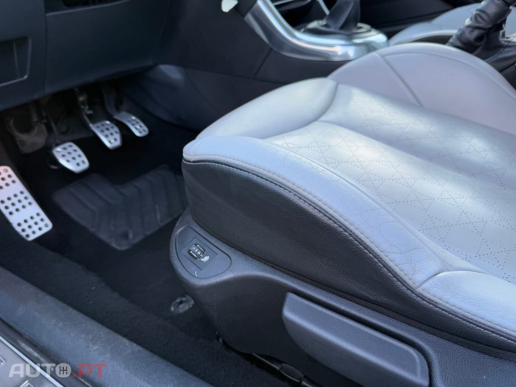 Peugeot 308 CC 2.0 HDi Roland Garros