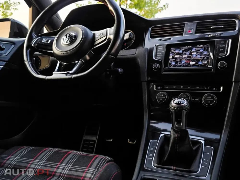 Volkswagen Golf 2.0 TSi GTI