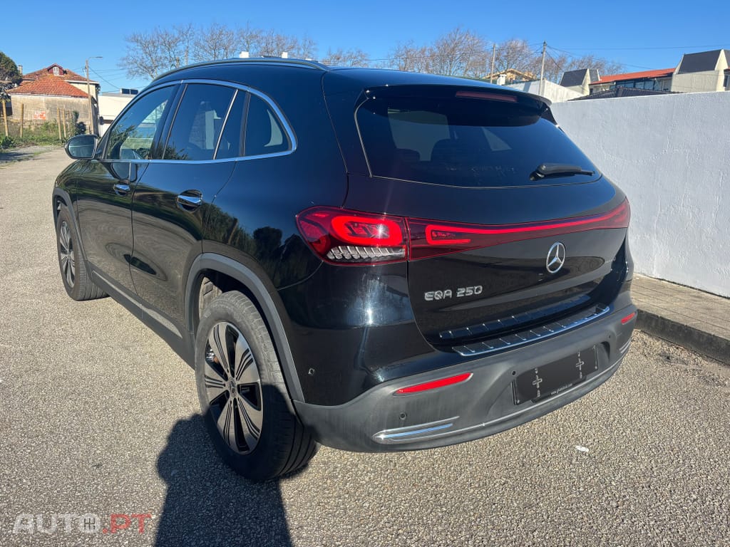 Mercedes-Benz EQA 250 Electric Art