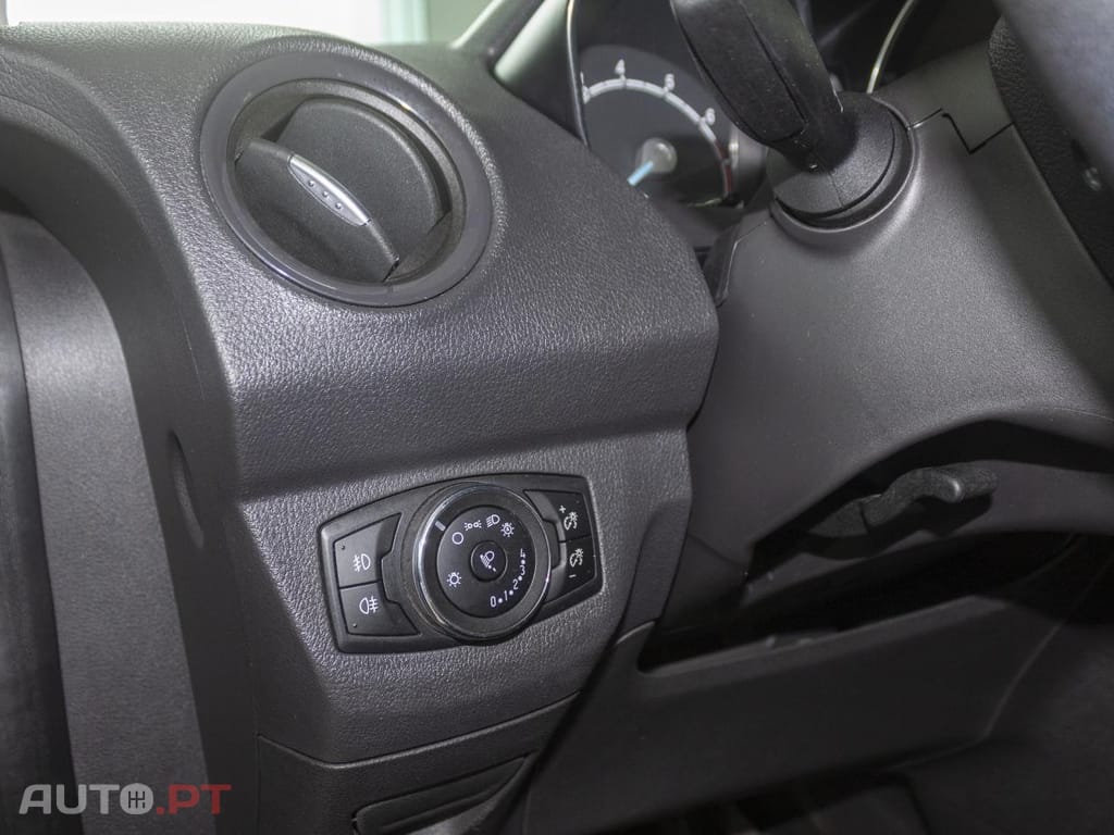 Ford Tourneo 1.0 EcoBoost Titanium