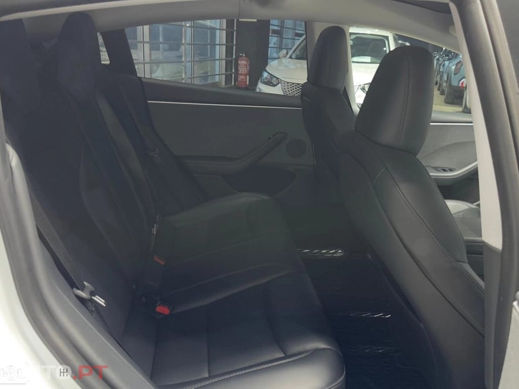 Tesla Model 3 Tração Traseira