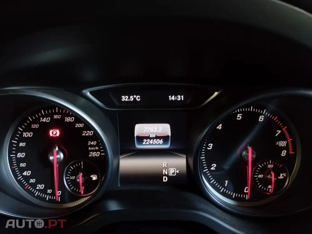 Mercedes-Benz CLA 200 Shooting Brake AMG Line
