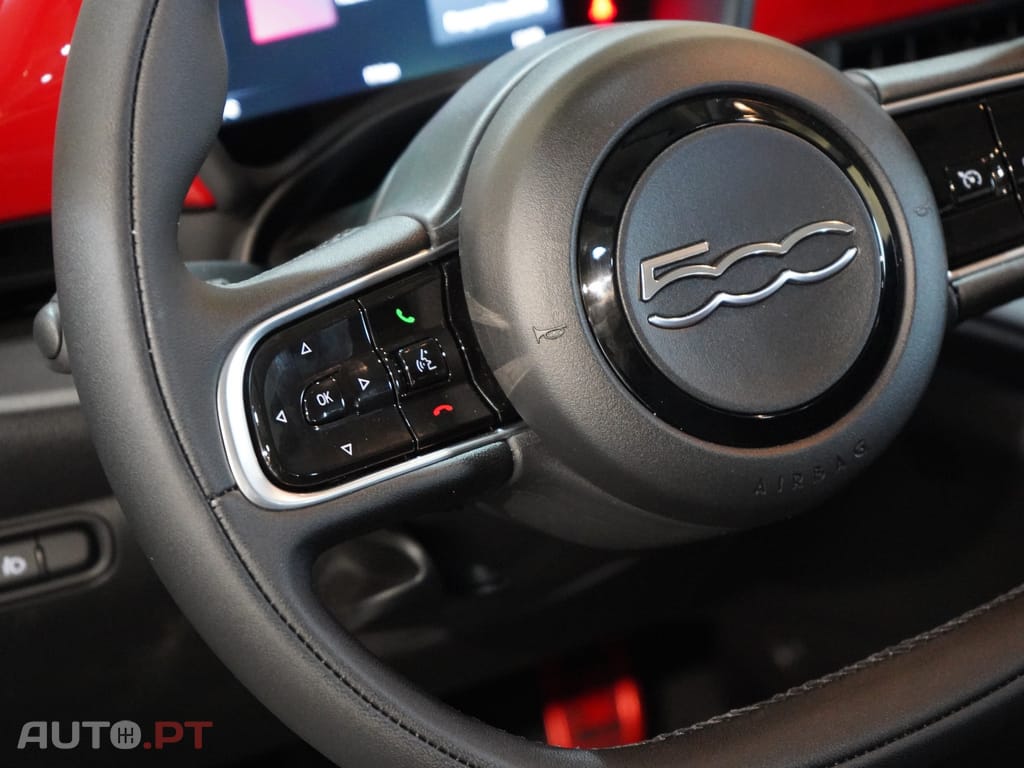 Fiat 500e Berlina Série 4 42 kWh (Red)