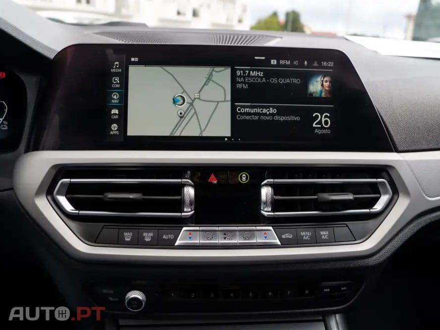 BMW 330 e Corporate Edition Auto — fotografia 15
