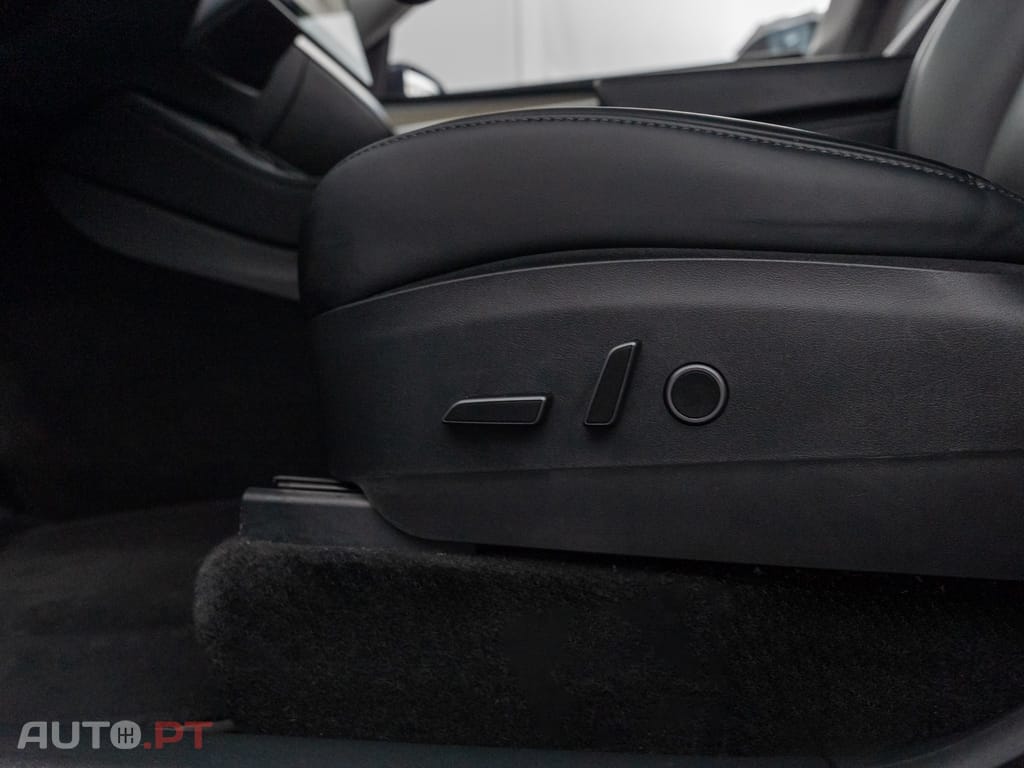 Tesla Model Y Long Range Tração Integral