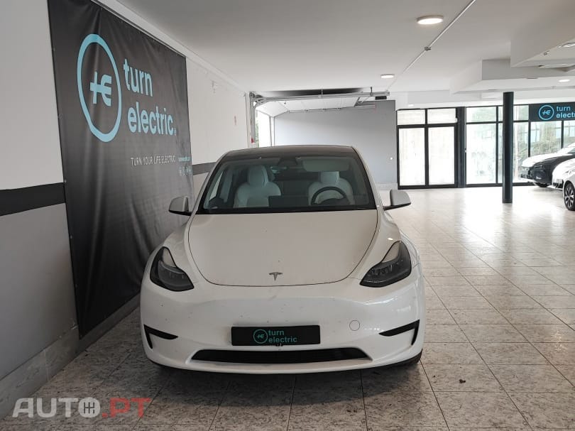 Tesla Model Y Tração Traseira — fotografia 4